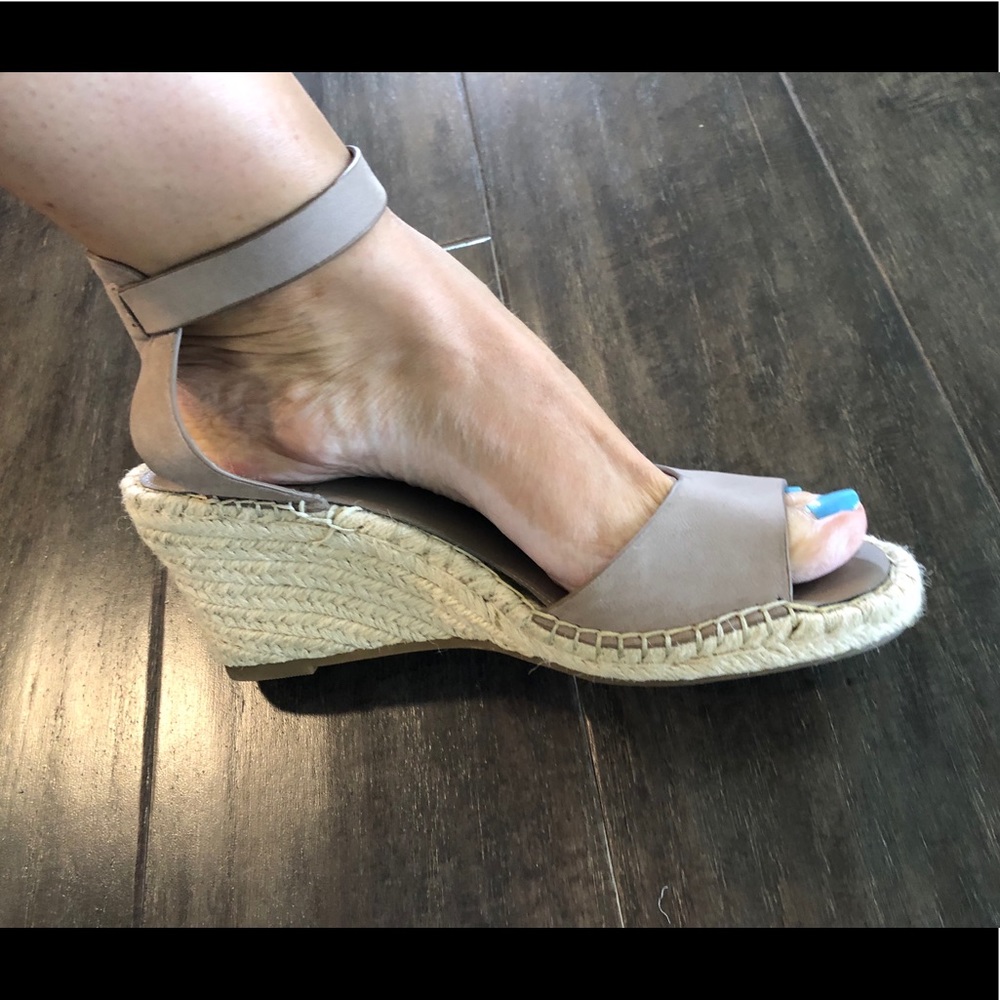 Vince Camuto Espadrille sandals size 9.5